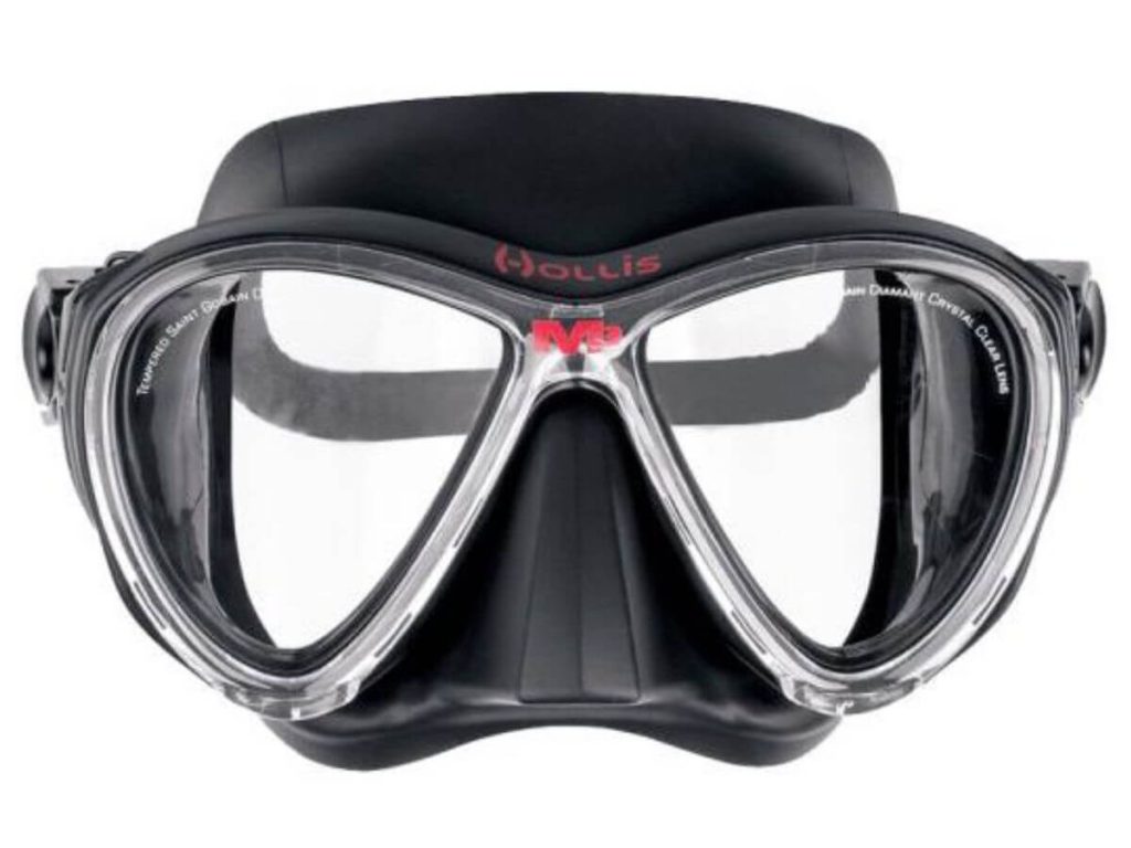 A double lens scuba mask
