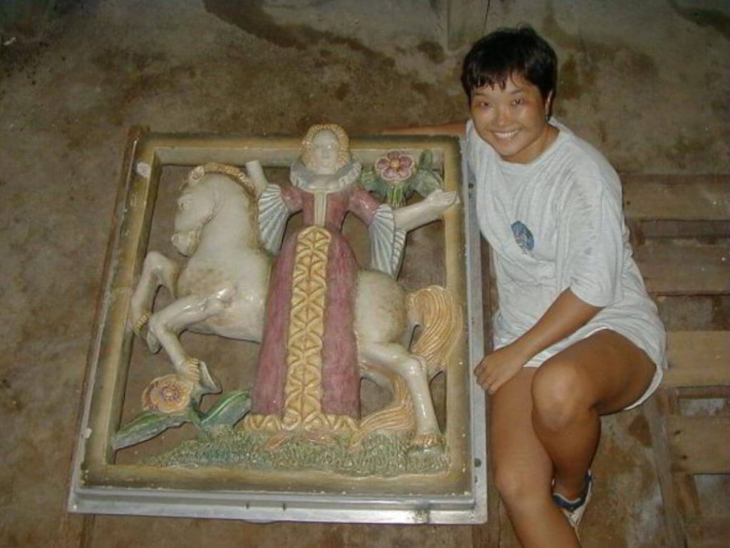 Mayumi Green with the recovered porcelain statue of 'The Lady' from the SS President Coolidge