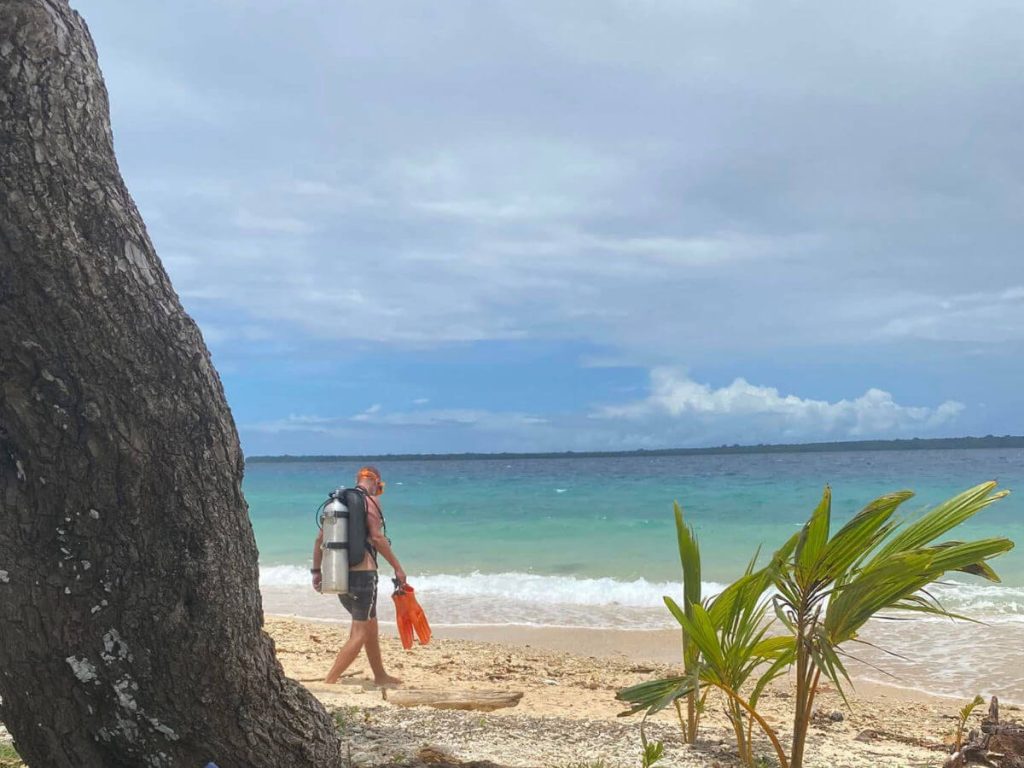 Beach entrance on Million Dollar Point