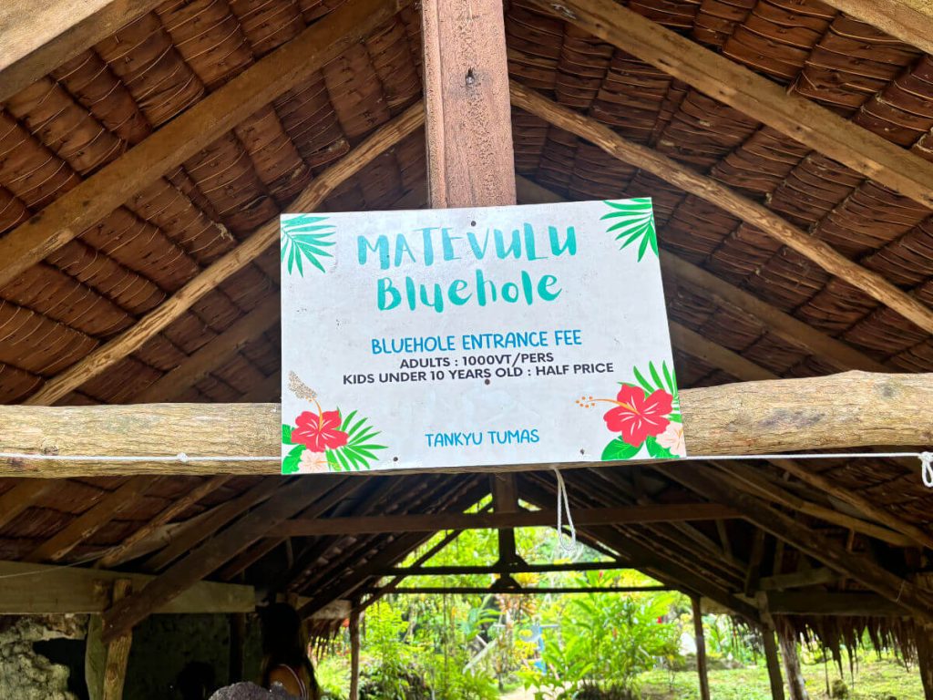Blue Holes in Espiritu Santo Entrance Fee