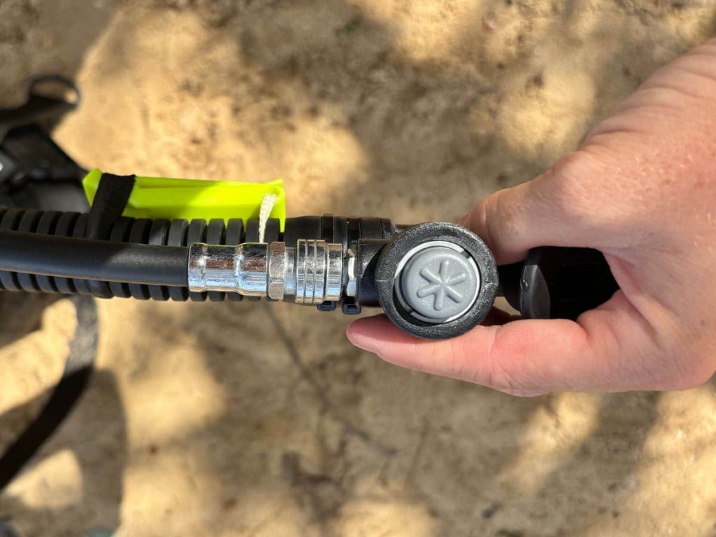 How to set-up scuba gear - attaching the inflator hose