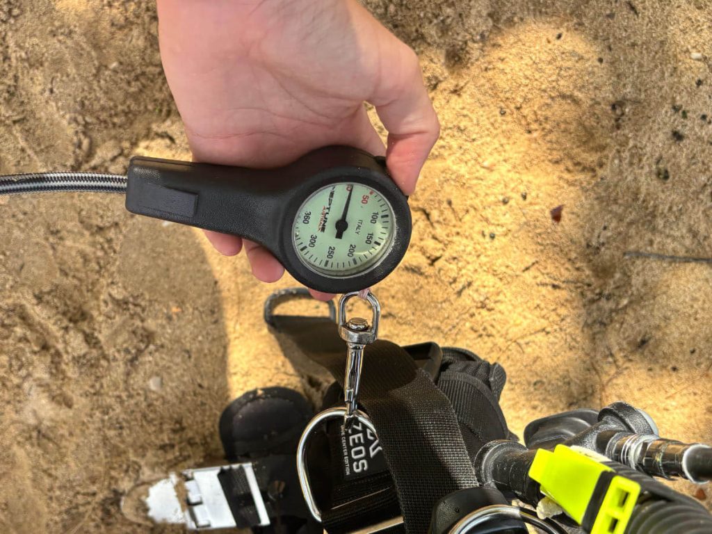 How to set-up scuba gear - streamlining the SPG