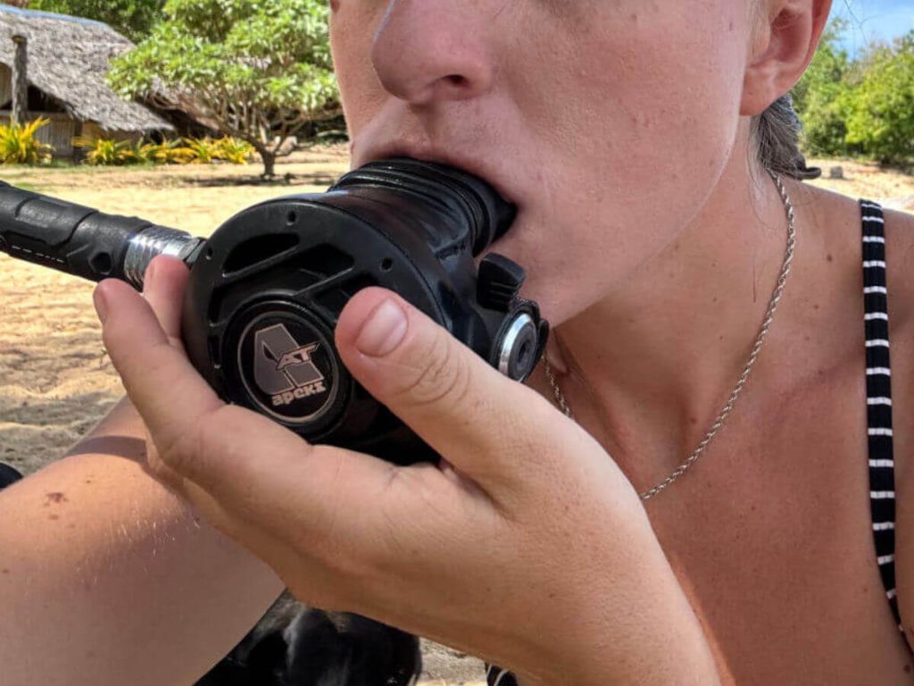 How to set-up scuba gear - testing primary regulator