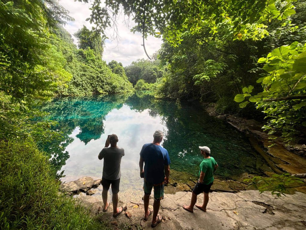 Blue Holes in Espiritu Santo - Hala Blue Hole